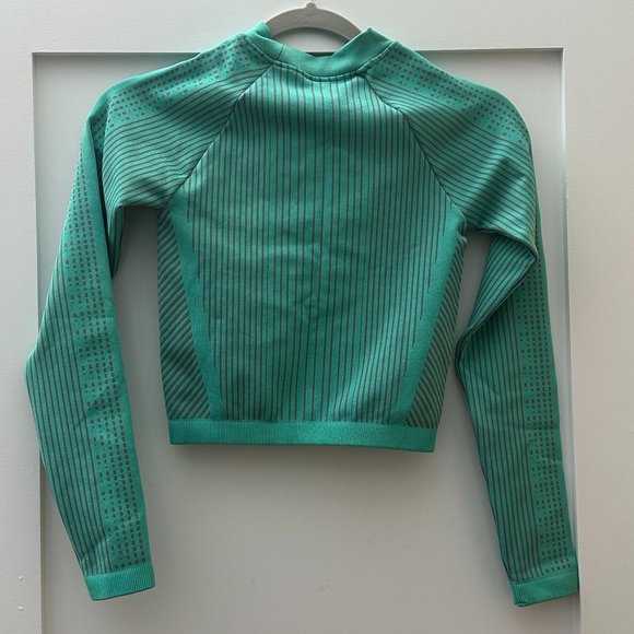 Fabletics Whitney Seamless Crop Long-Sleeve Top Small Bermuda Sea/Teal New NWT - Picture 5 of 7